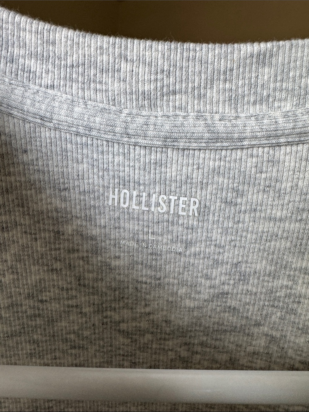 Hollister Light Gray Ribbed Tee - Picture 2 of 3